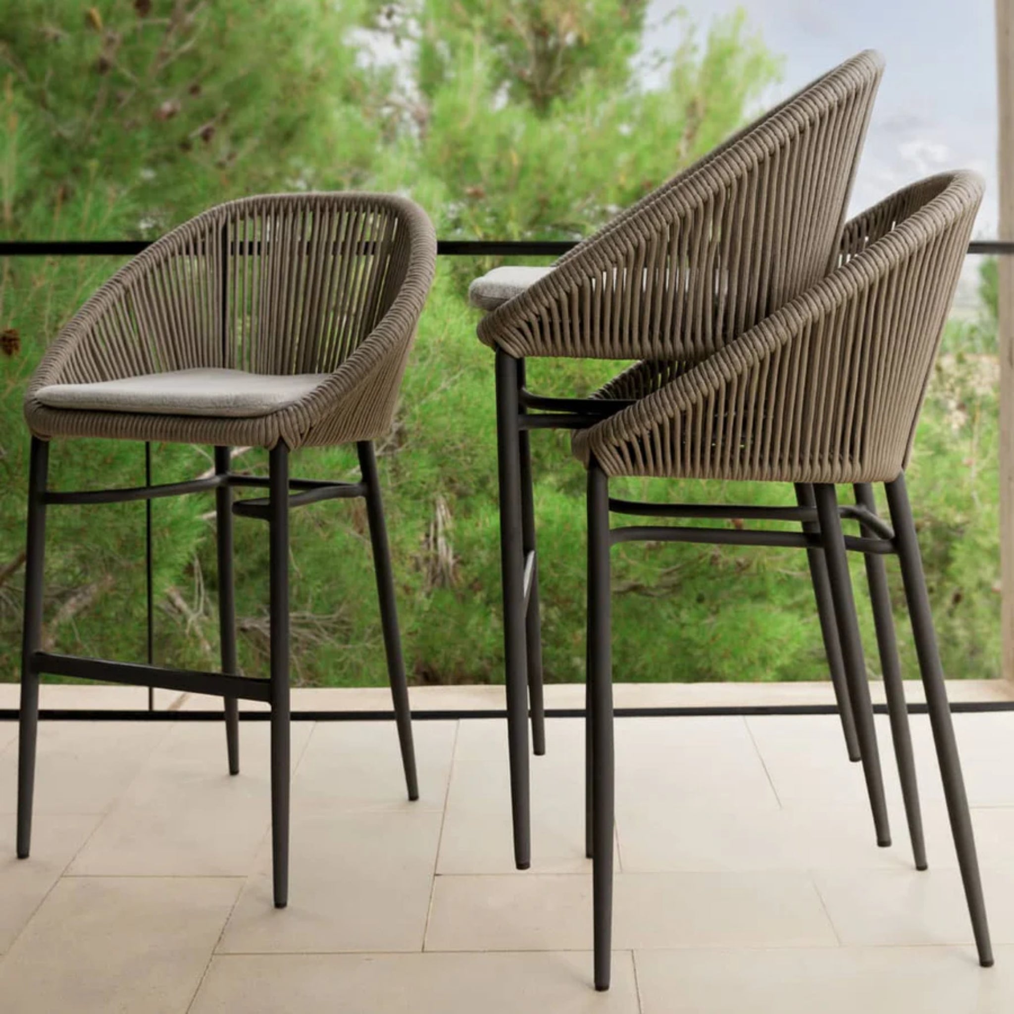 Skyline Design Rodona outdoor bar stool with silver grey polyrope seating and metal frame for stylish outdoor bar seating.